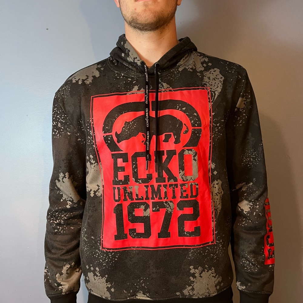 ECKO Unlimited 1972 Black Gray digital camo with red and black logo.  LG